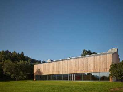 Hrozenkov小学体育馆，捷克 / Consequence forma architects