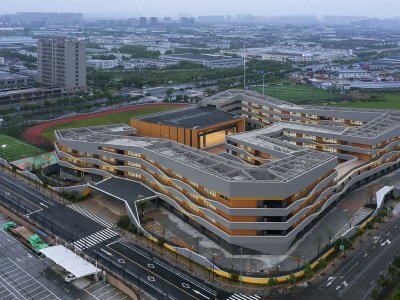宁波市江北区甬江实验学校 / DC国际 · c+d 设计研究中心
