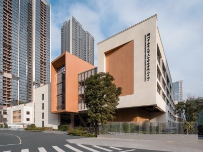 深圳市龙华区清泉外国语学校初中部 / 一境建筑设计
