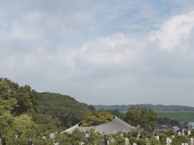 峡山湖边林区公墓社区会所，日本