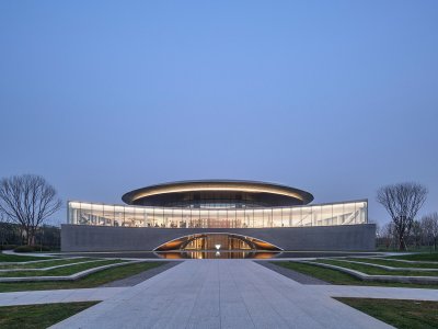 建业·蓝海郑风酒店综合体，郑州 / 上海日清建筑设计有限公司