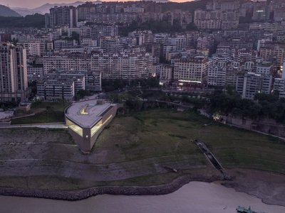 云阳滨江绿道游客服务中心，重庆 / 大舍建筑设计事务所