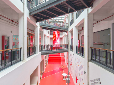 Red Arrow公共大厅翻新，上海 / 100architects