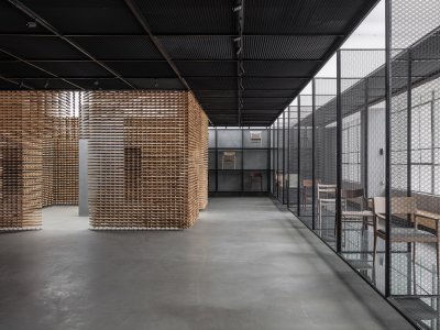 深圳器筑舍工作坊及展厅 / 风合睦晨