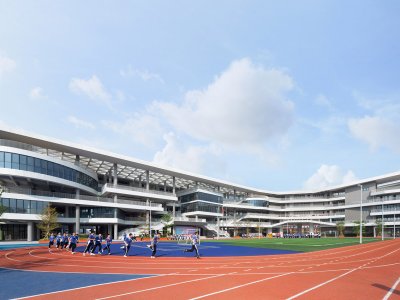 深圳市龙华区第二外国语学校 / 坊城设计