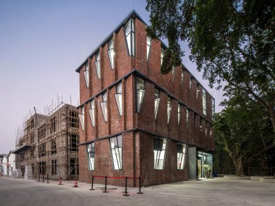 广州北岛创意园管理中心 / 互建筑