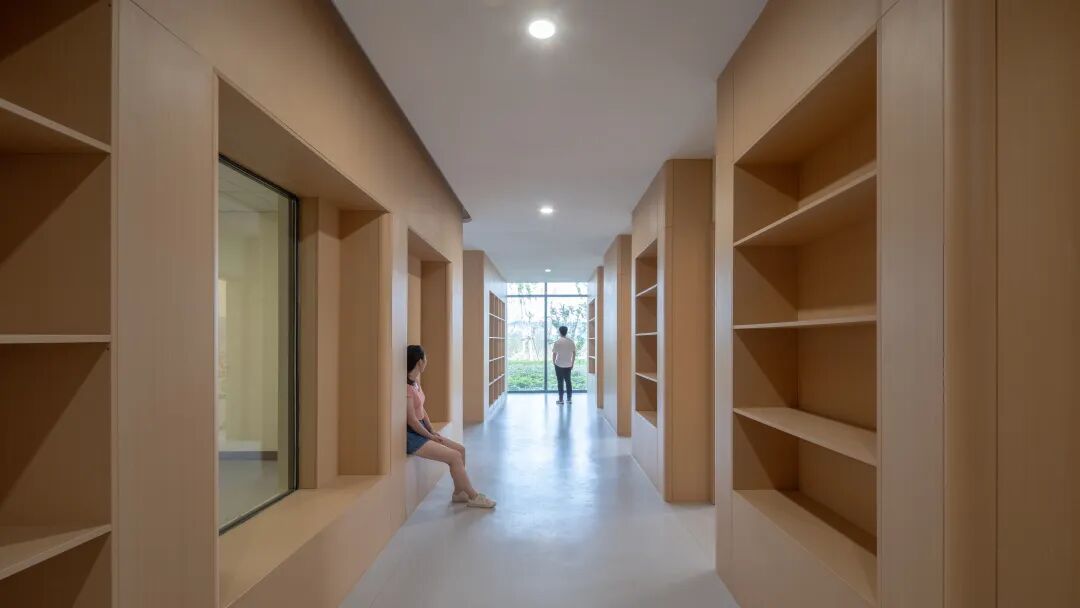 公共教学楼入口门厅