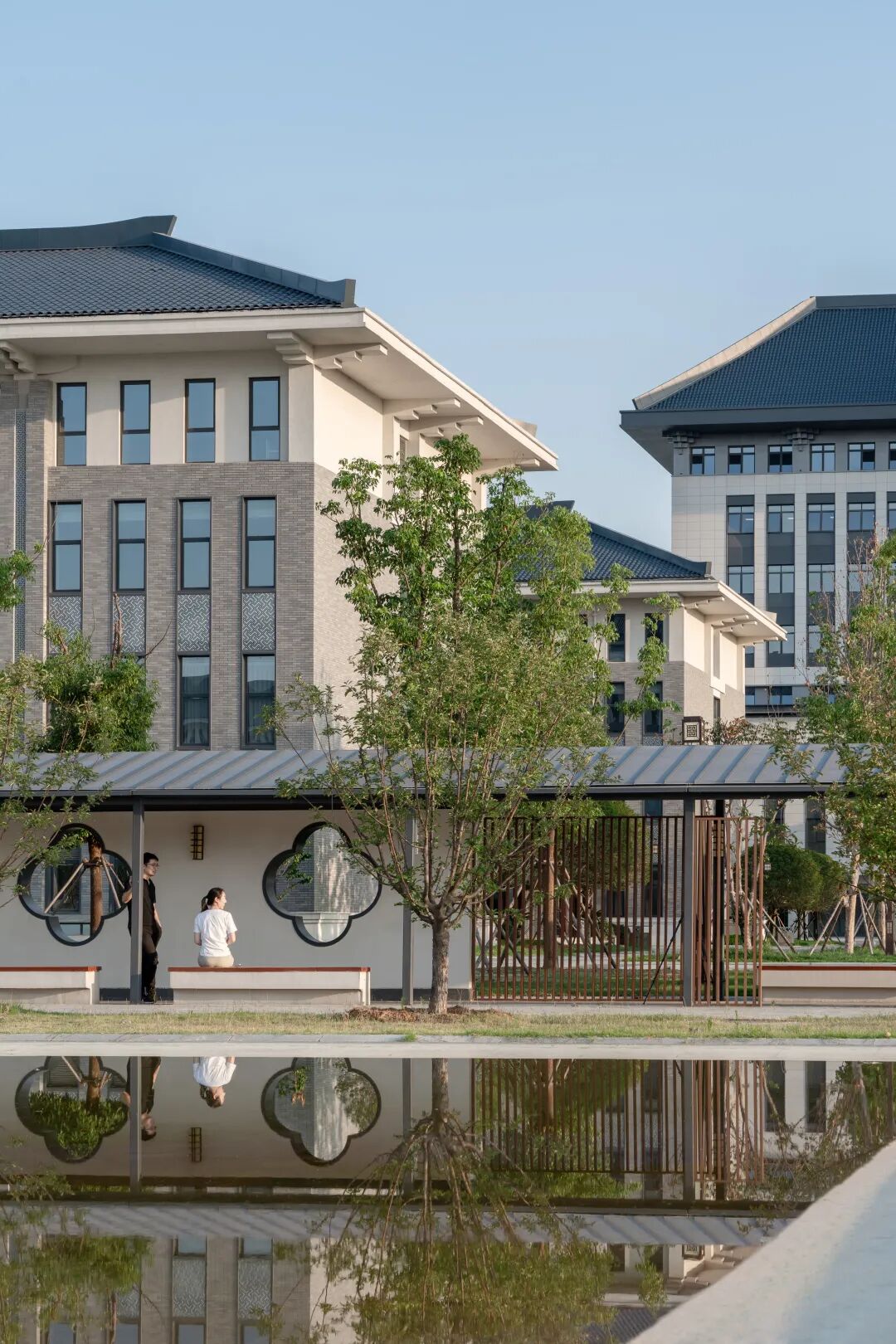 学生活动中心院落式布局强调自然通风