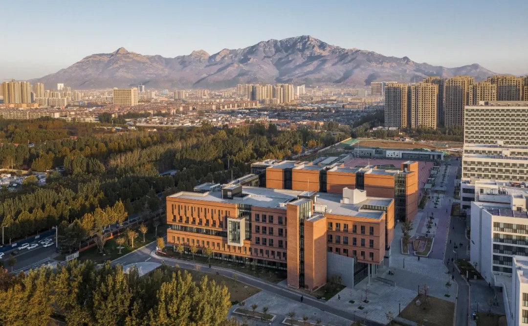 山东农业大学经济管理学院教学楼