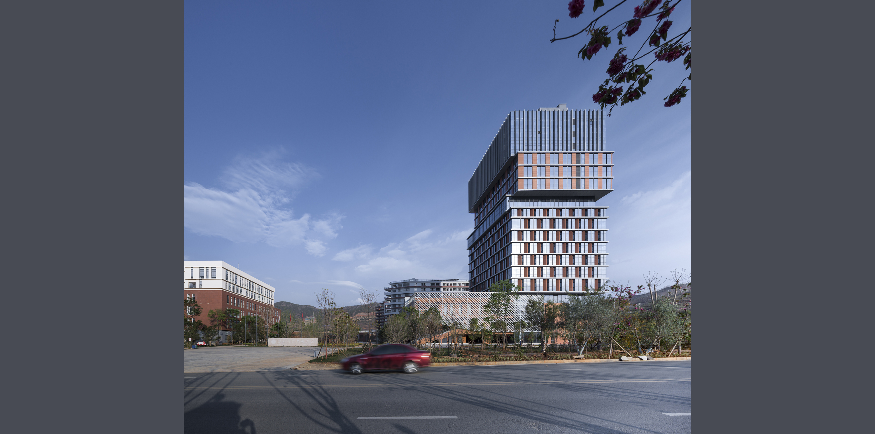 滇西应用技术大学总部建设工程云教育大楼