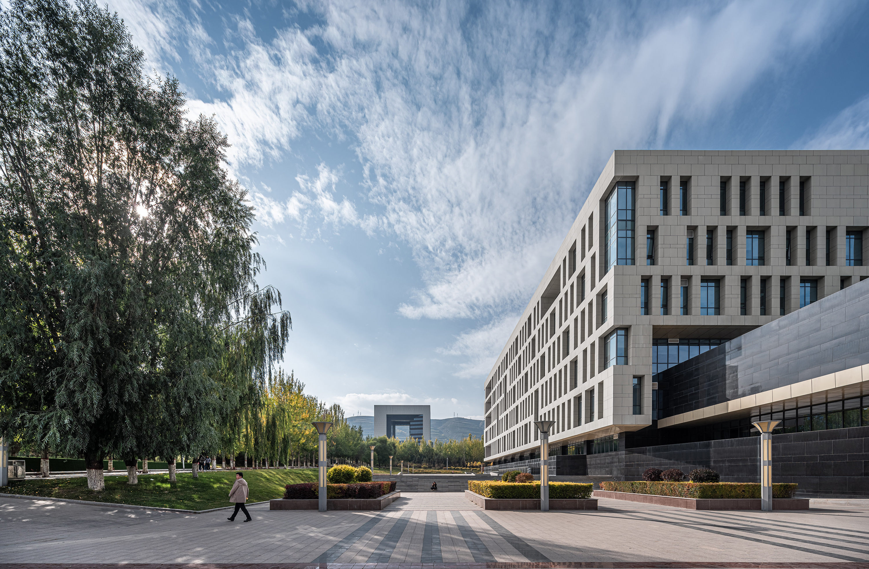 青海大学图书馆
