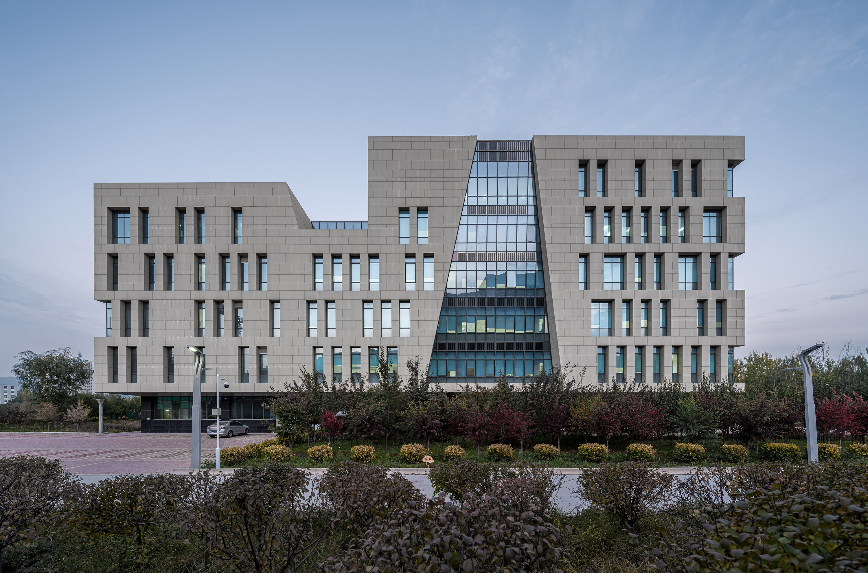 青海大学图书馆