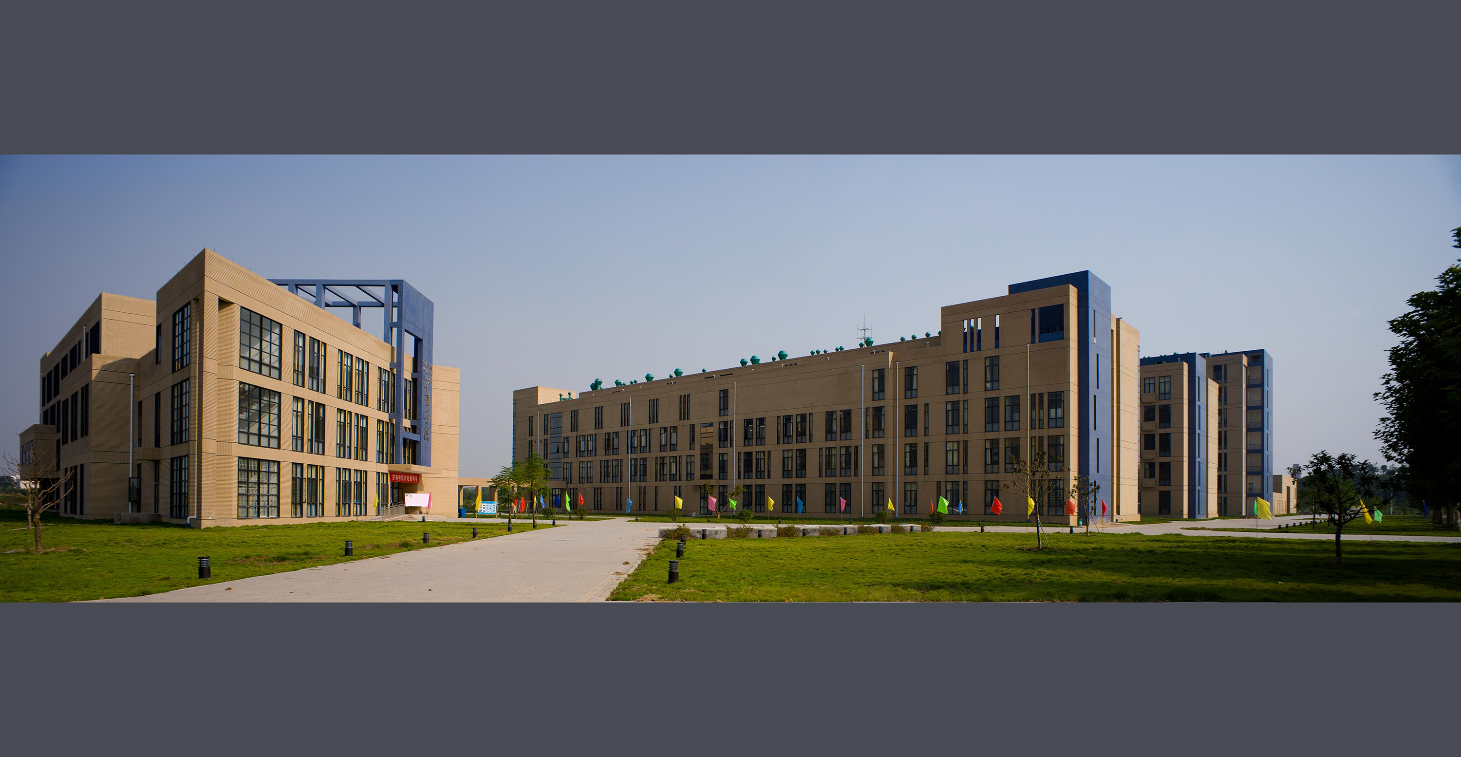 郑州大学新校区人文社科医学院
