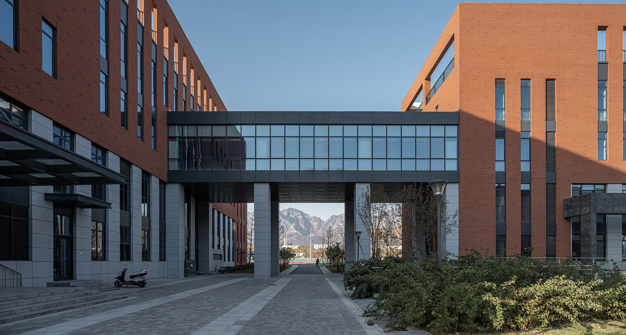 清华大学尖端（国防）科学技术平台
