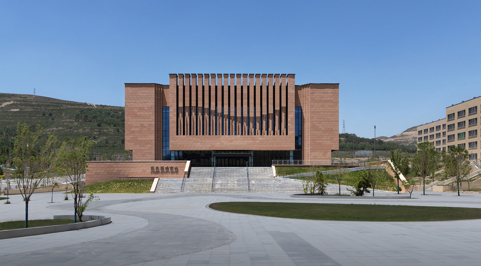 青海理工学院（西宁大学校园建设）