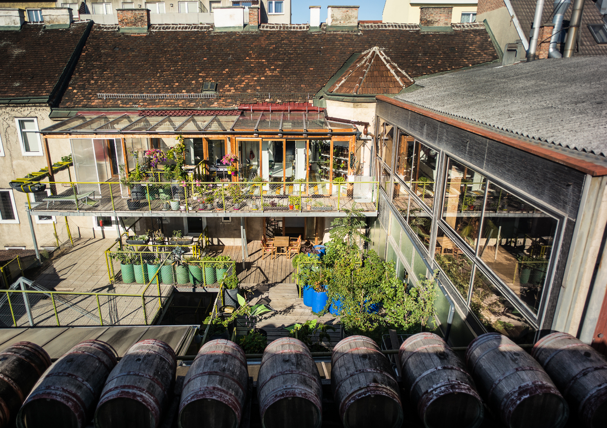 维也纳酿醋厂：庭院扩建与店铺设计