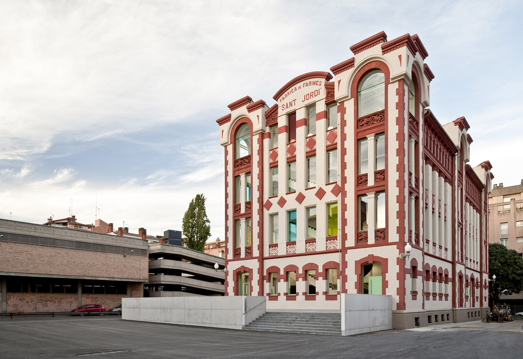 Vic市立绘画学院，西班牙