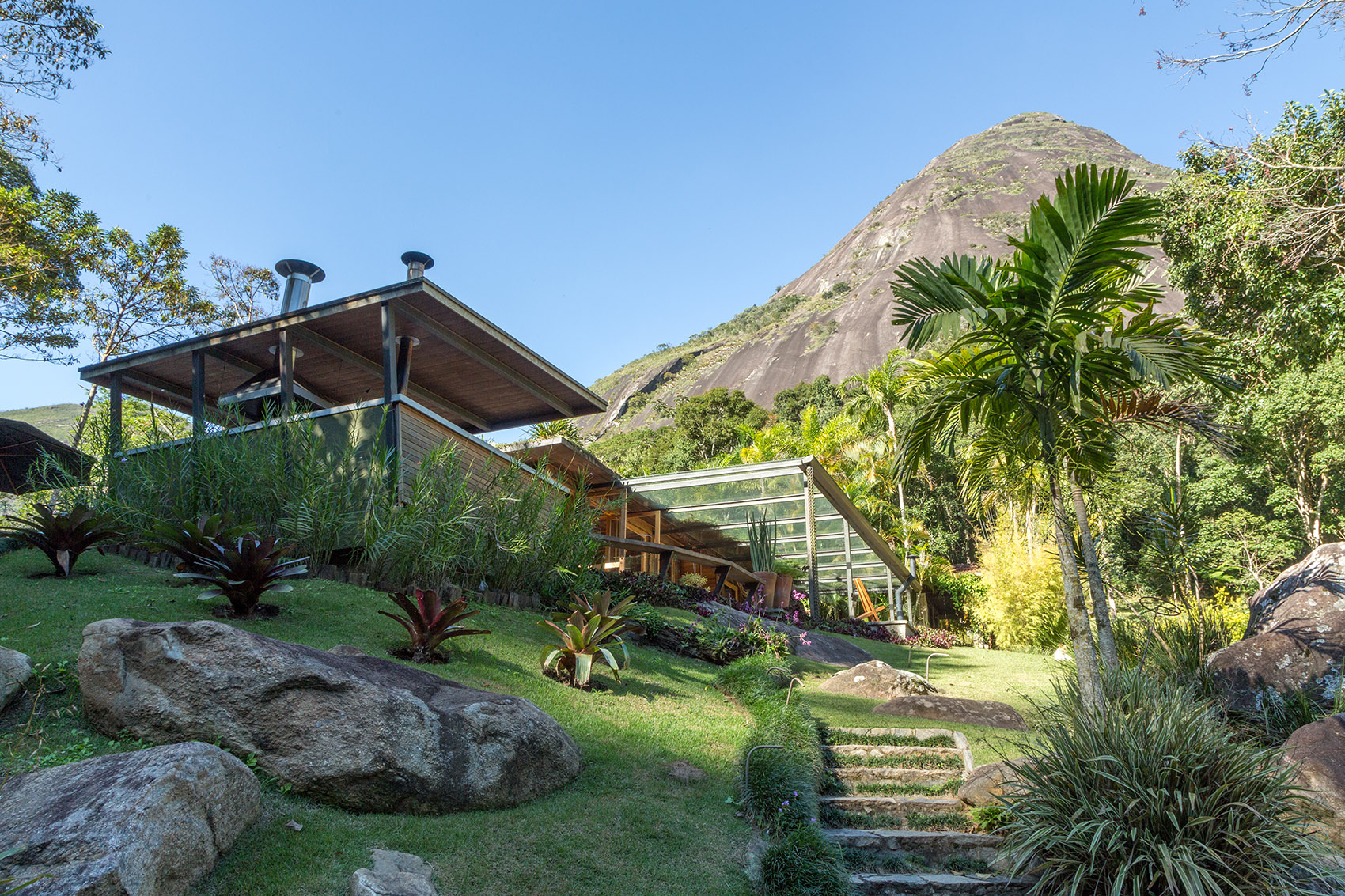 Correas住宅，巴西 / Rodrigo Simão Arquitetura
