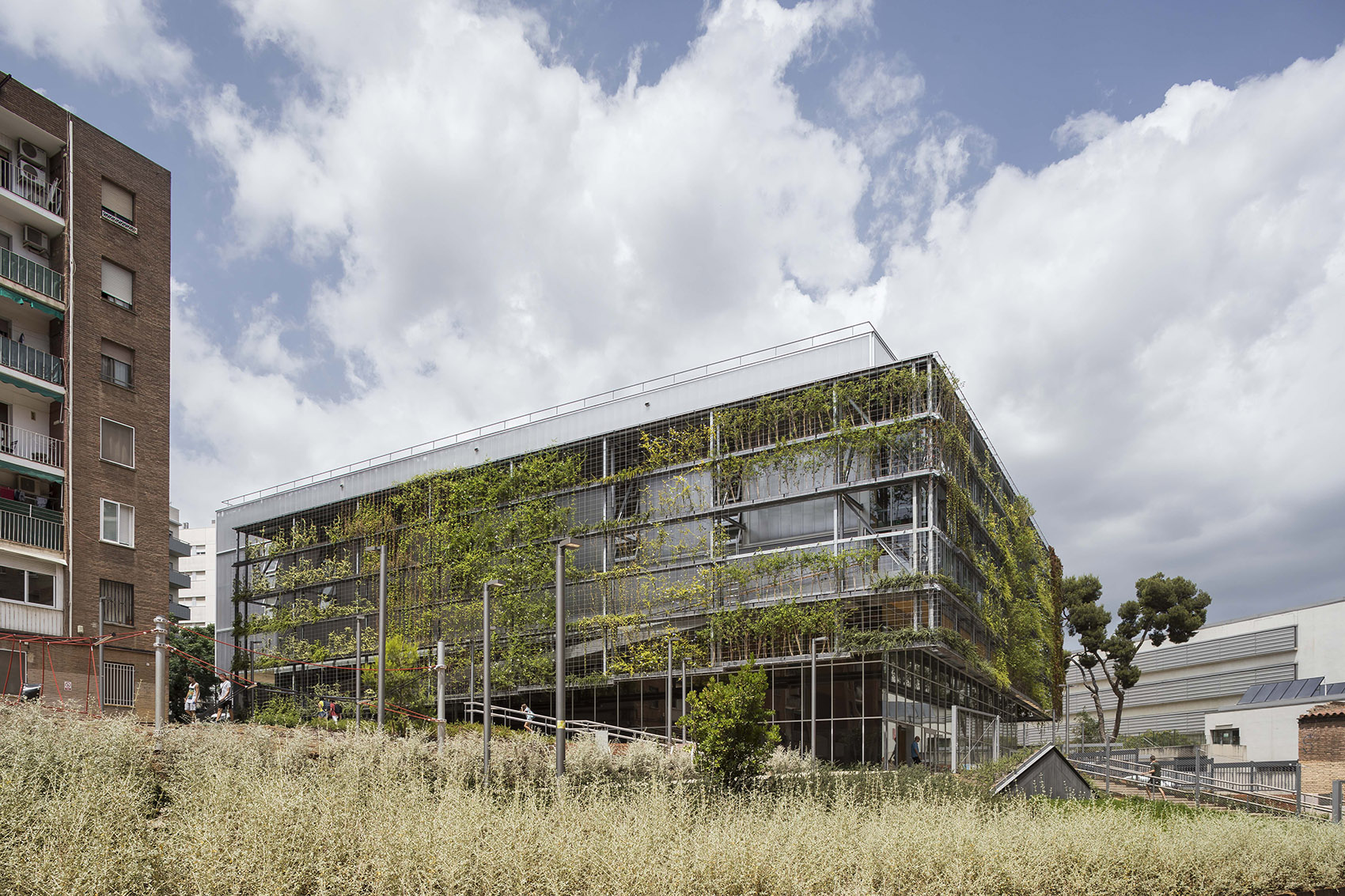 Turó de la Peira体育中心，巴塞罗那 / Arquitectura Anna Noguera