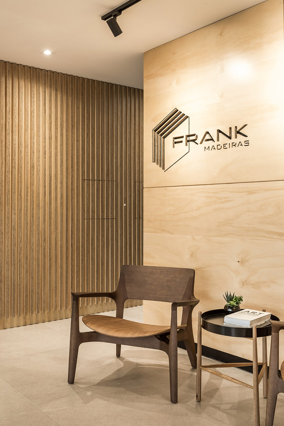Frank Madeiras企业总部办公室，巴西 / Solo Arquitetos