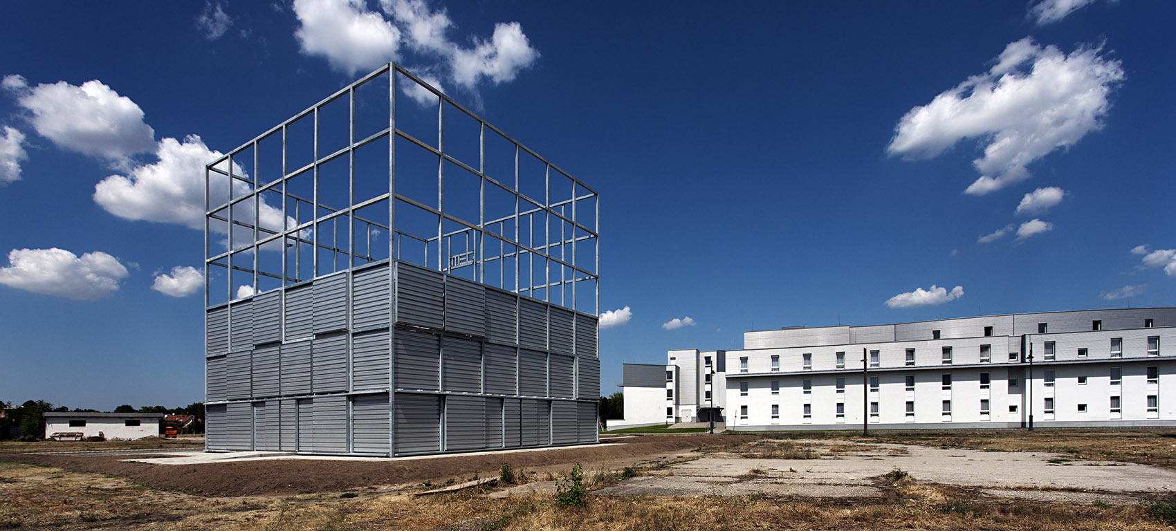 DEM电力工程实验楼，匈牙利 / NAPUR Architect