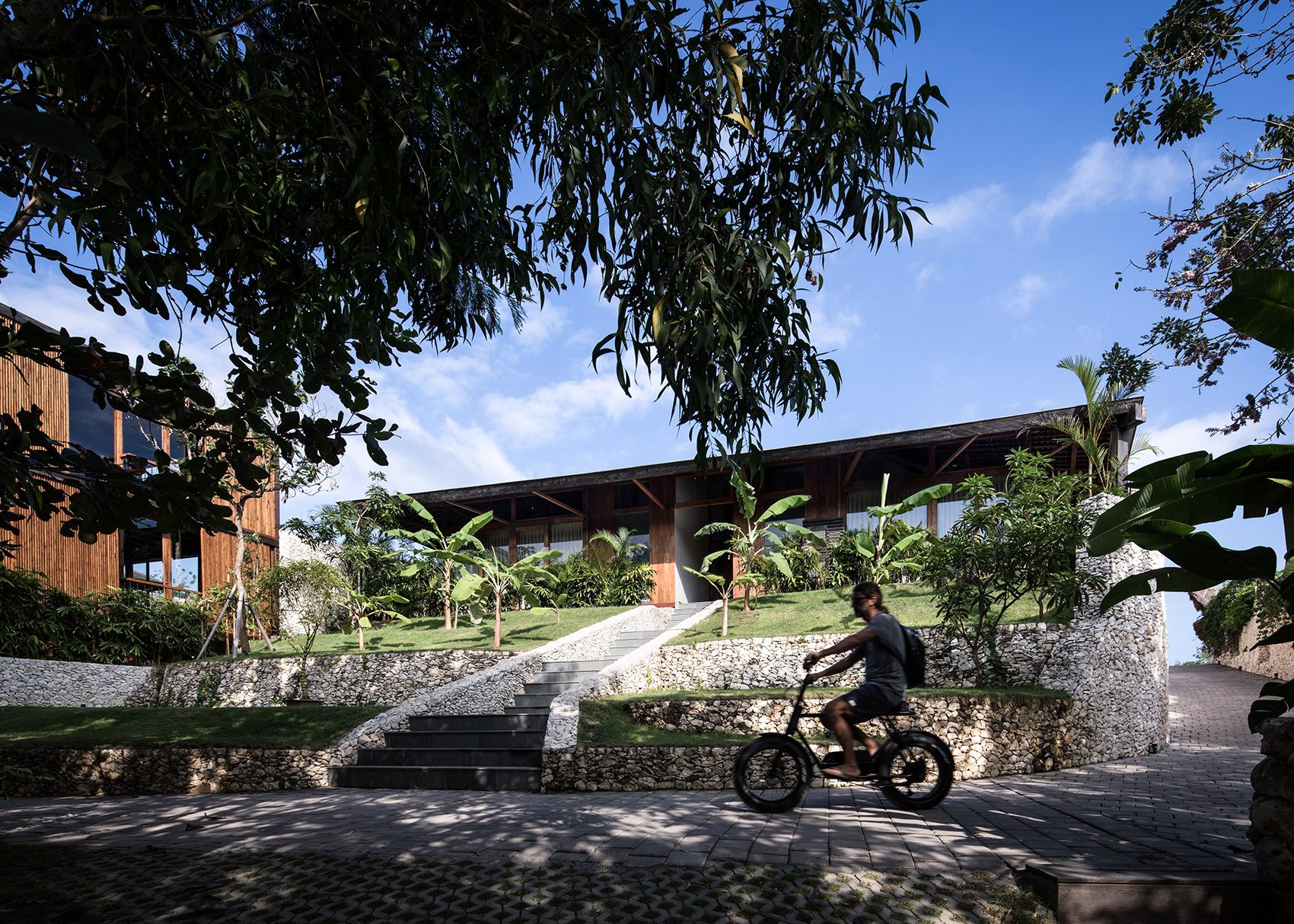 Puri Bukit海景别墅，巴厘岛 / Alexis Dornier