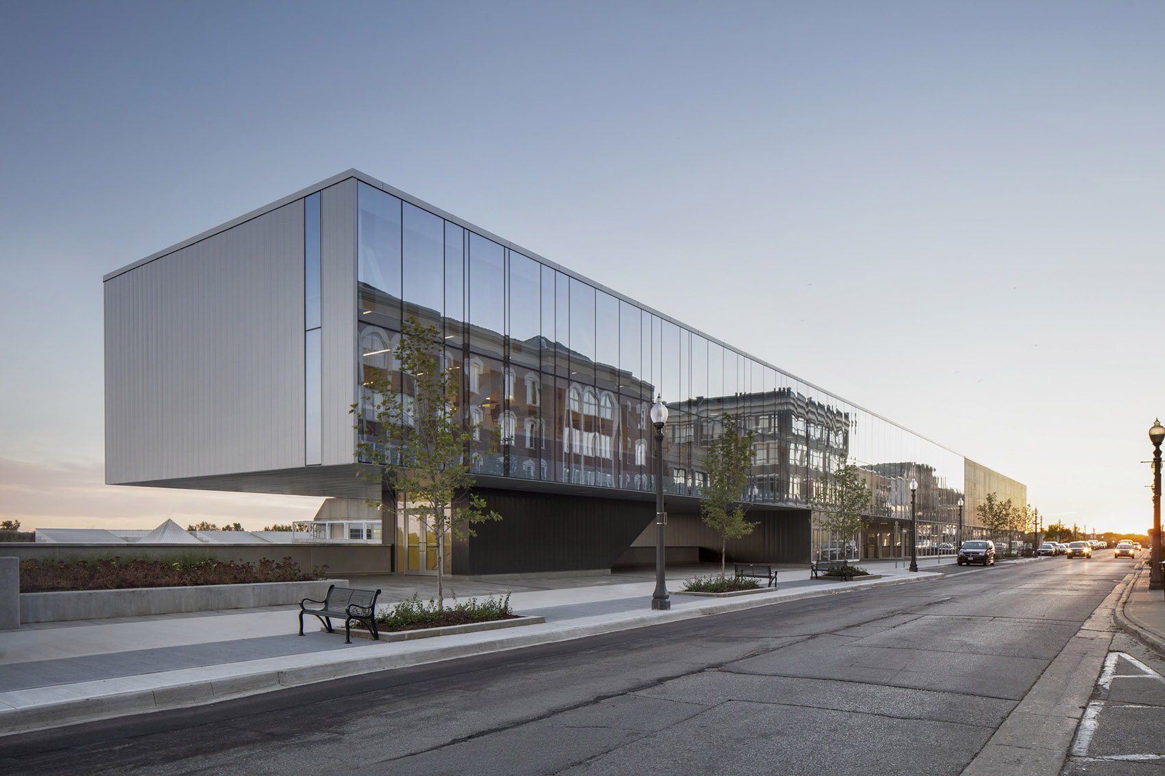 劳里埃大学布兰特福德校区YMCA中心，加拿大 / CannonDesign