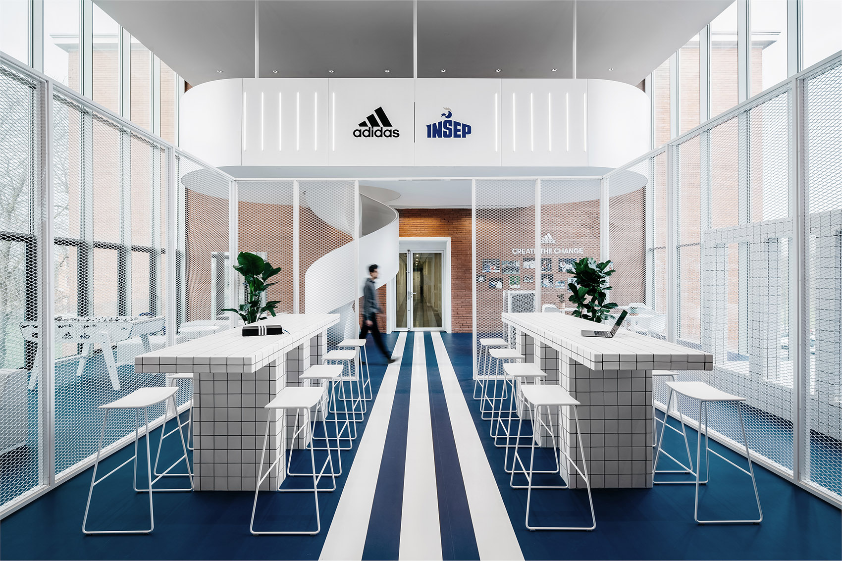 ADIDAS x INSEP: 法国国家体育学院公共空间改造 / Ubalt Architectes + Ubi Bene
