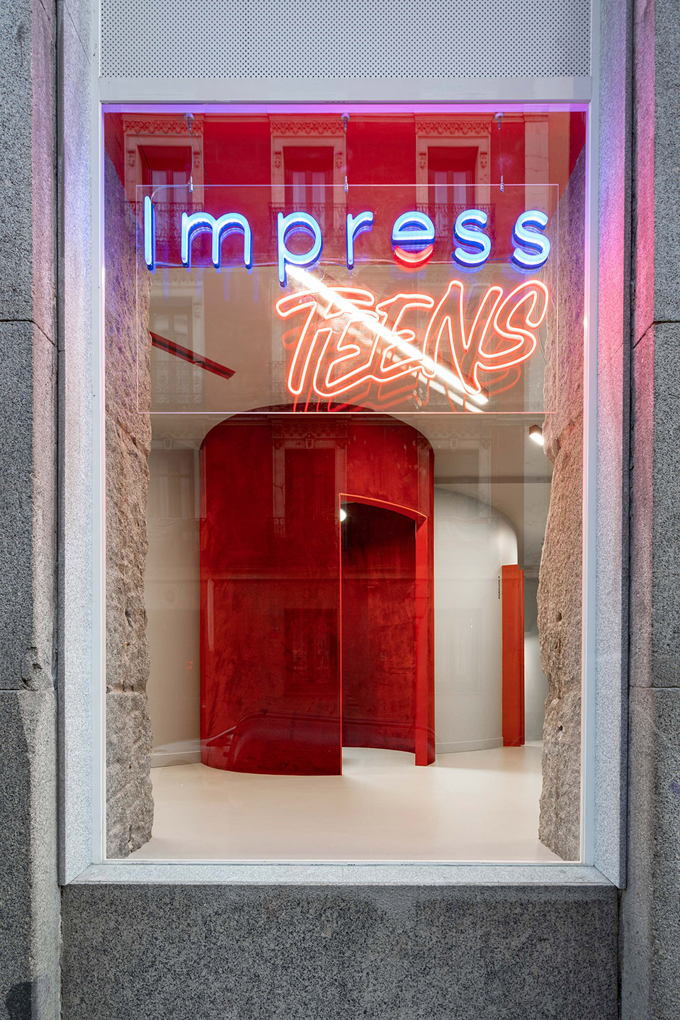 IMPRESS青少年牙科诊所，马德里 / Raúl Sánchez Architects