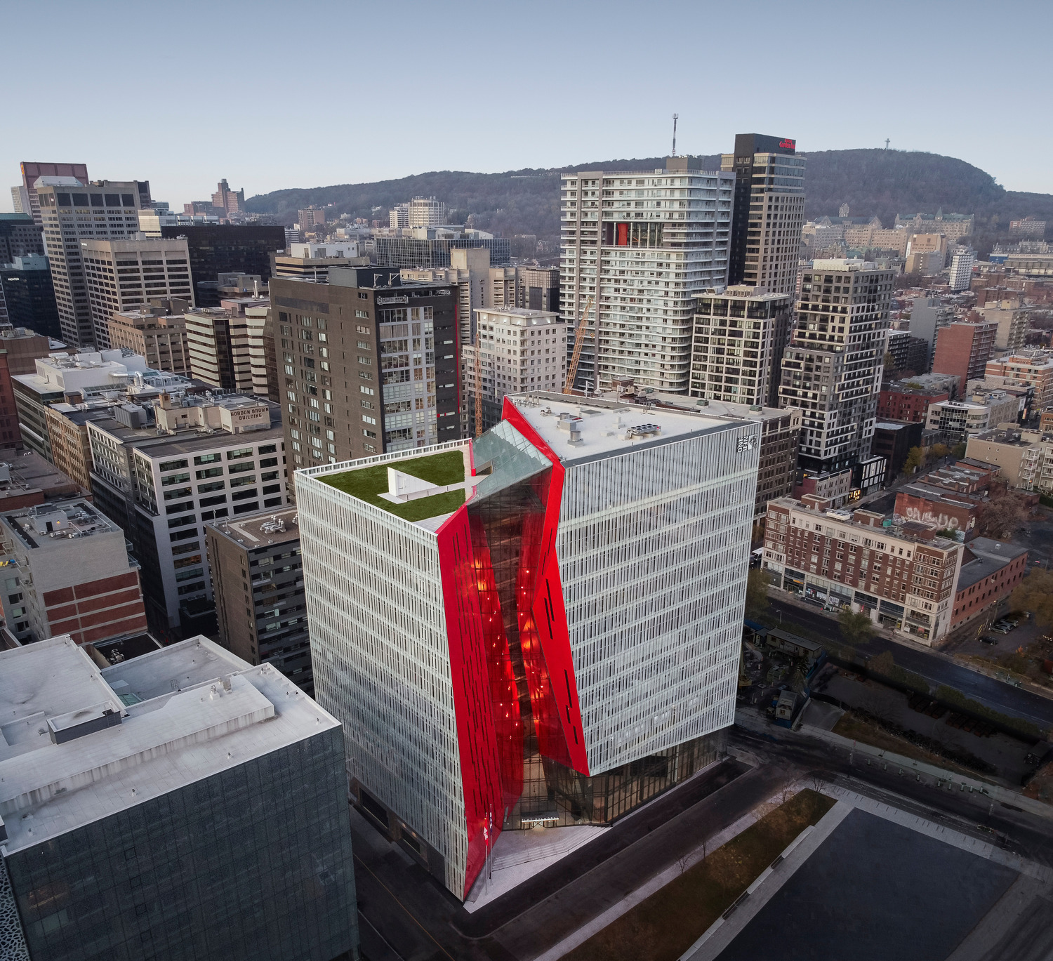 Îlot Balmoral办公楼，蒙特利尔 / Provencher_Roy
