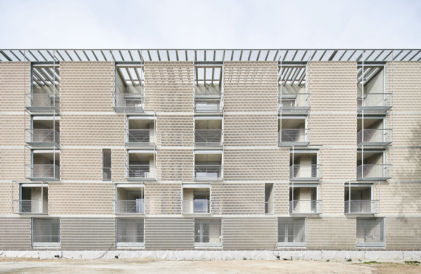 54套社会住房，巴塞罗那 / Peris+Toral Arquitectes
