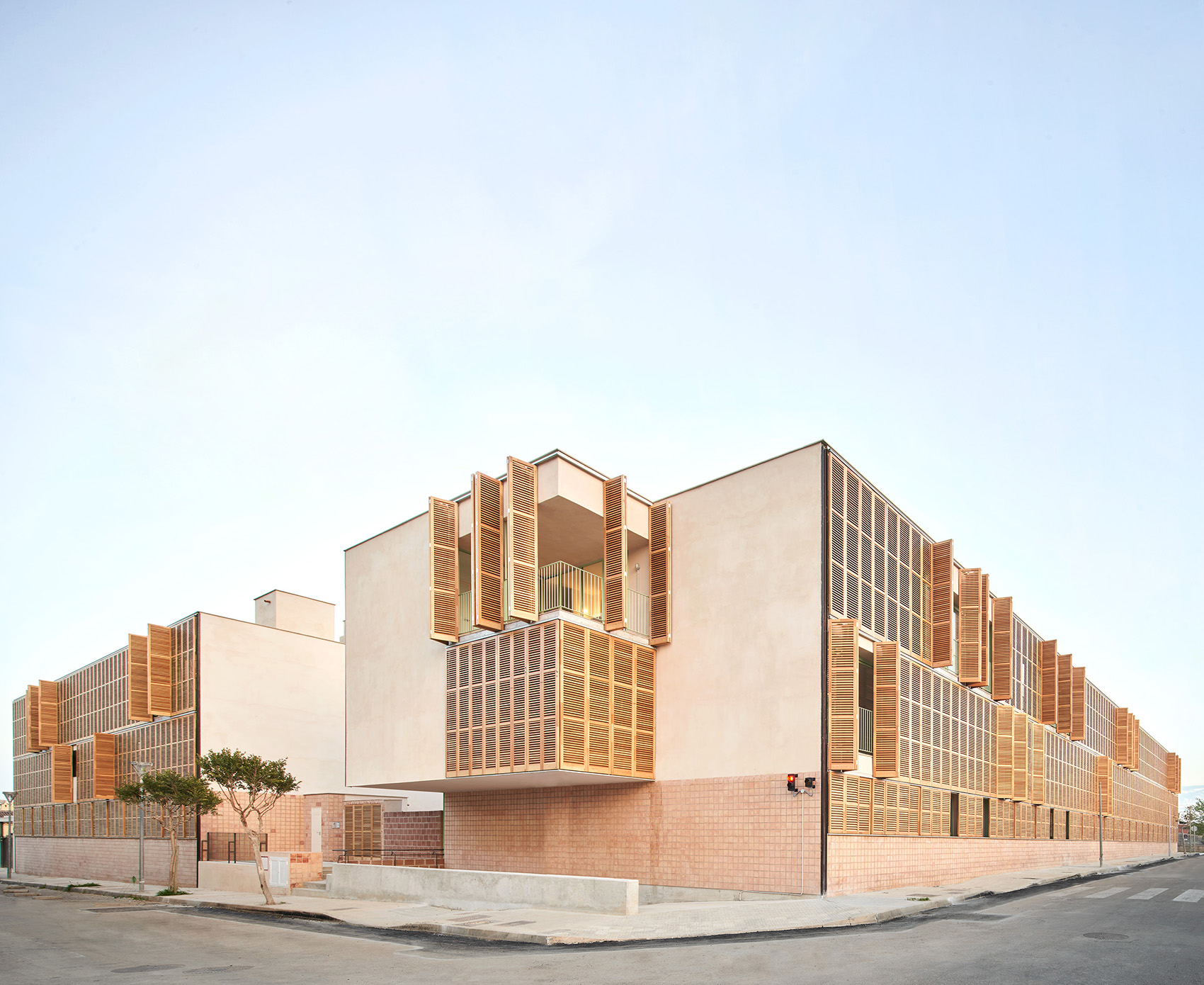 马略卡岛54套补贴住宅，西班牙 / Alventosa Morell Arquitectes