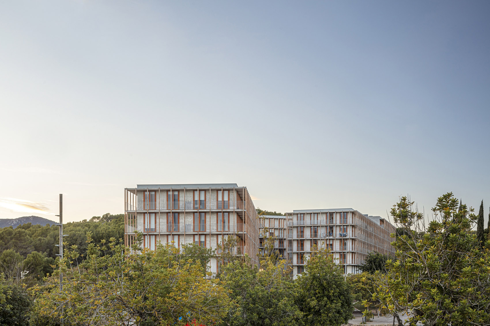1737社会住宅，西班牙 / HARQUITECTES