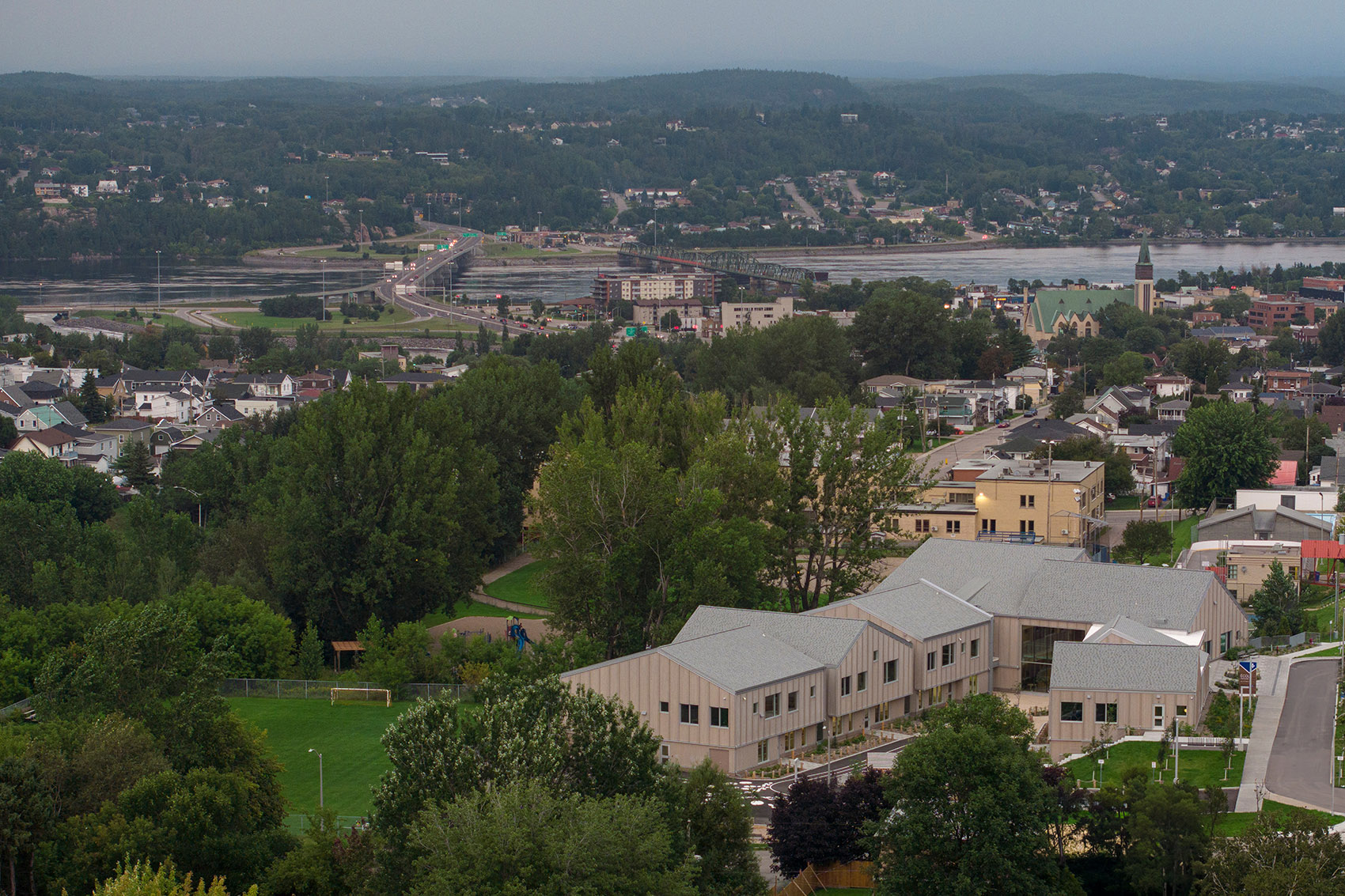 Étincelle学校，加拿大 / Agence Spatiale + Appareil Architecture + BGLA architecture