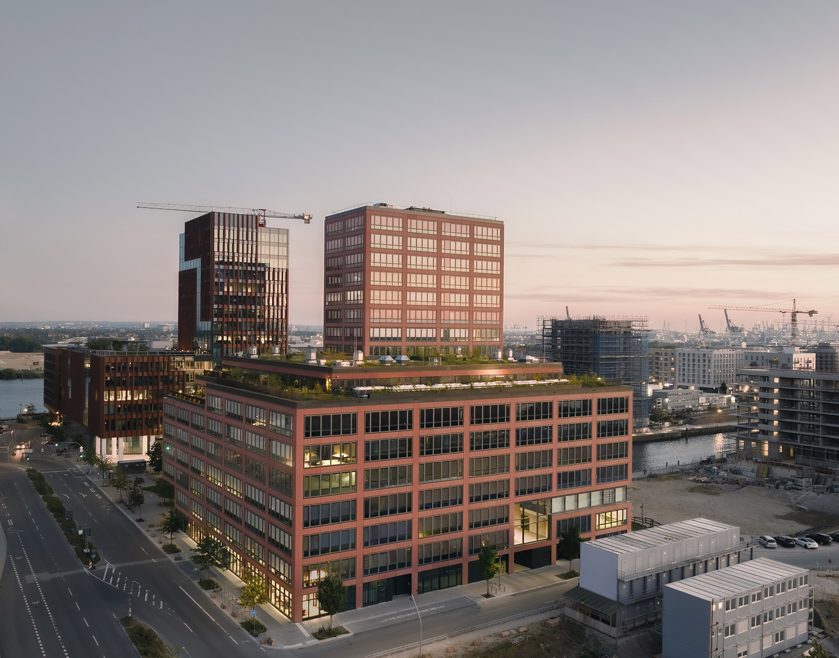 EDGE HafenCity办公楼，德国 / HENN