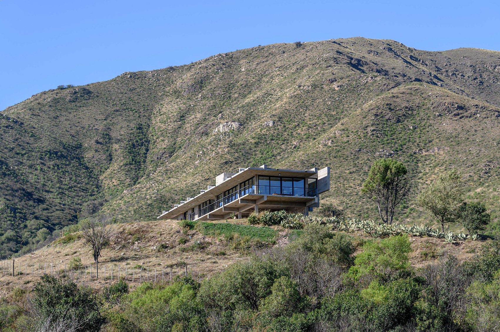 Cerro El Dragón住宅，西班牙 / Cristian Nanzer