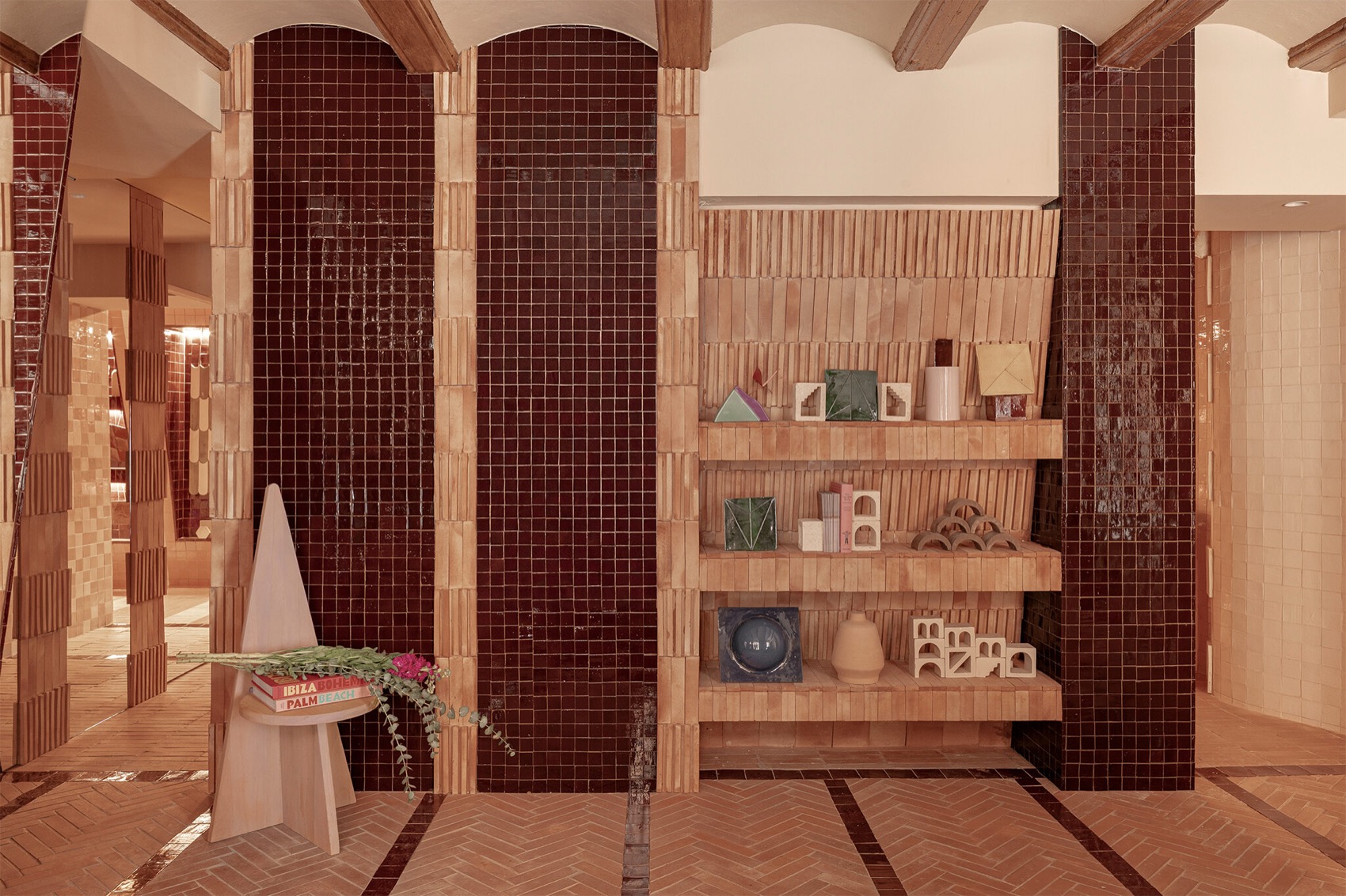 Maora陶瓷展厅，西班牙 / Masquespacio
