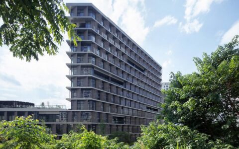 “融于自然，地景之上”——江西虔心小镇展厅设计 / GWP Architects