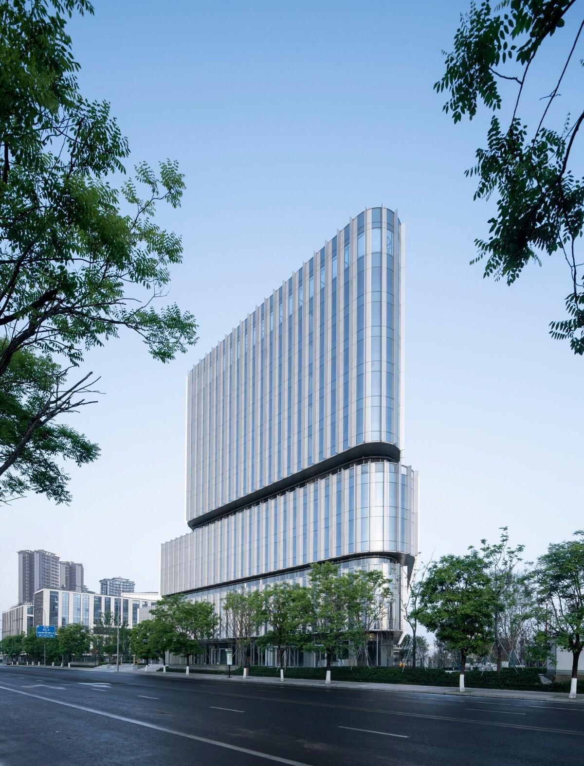 成都海思科广场：一座位于成都高新区的绿色“商务邻里中心” / 10 Design