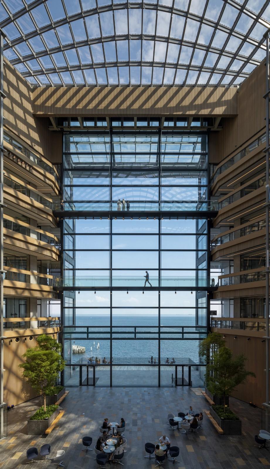 辉凌制药总部 / Foster + Partners