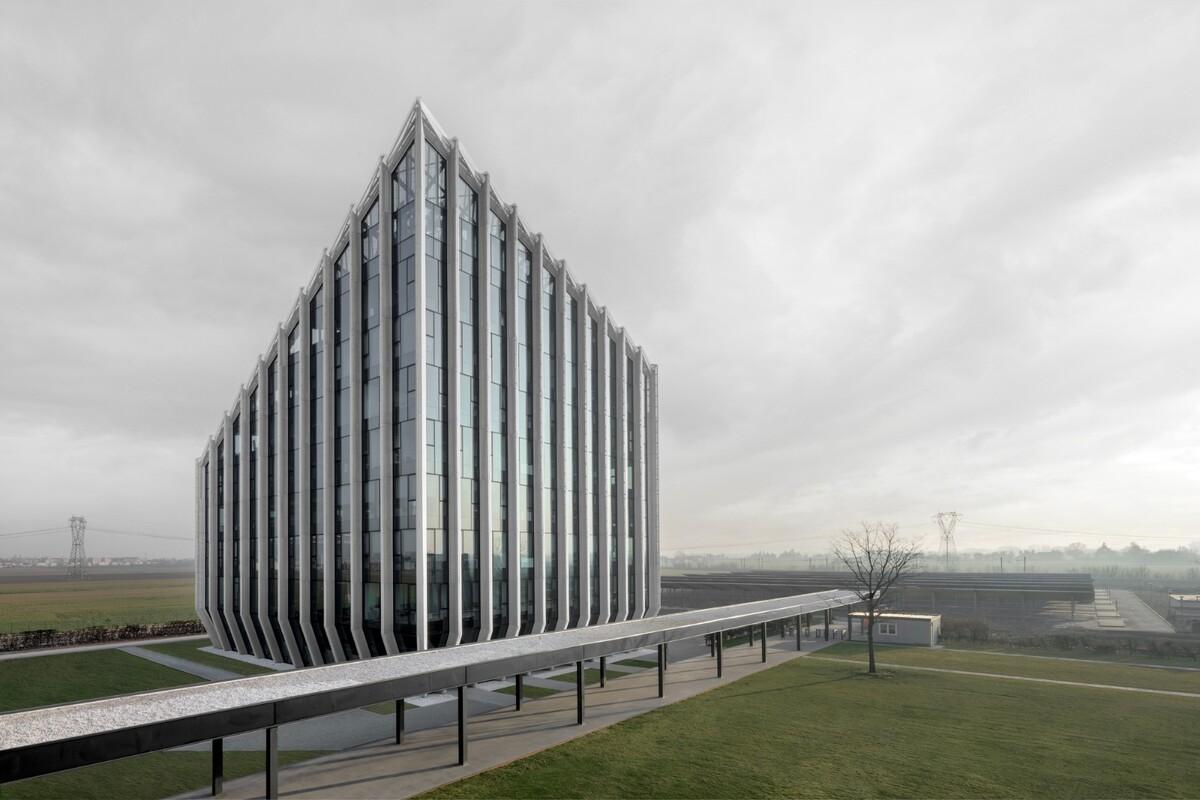 第二外墙，Bonfiglioli 总部 / Peter Pichler Architecture