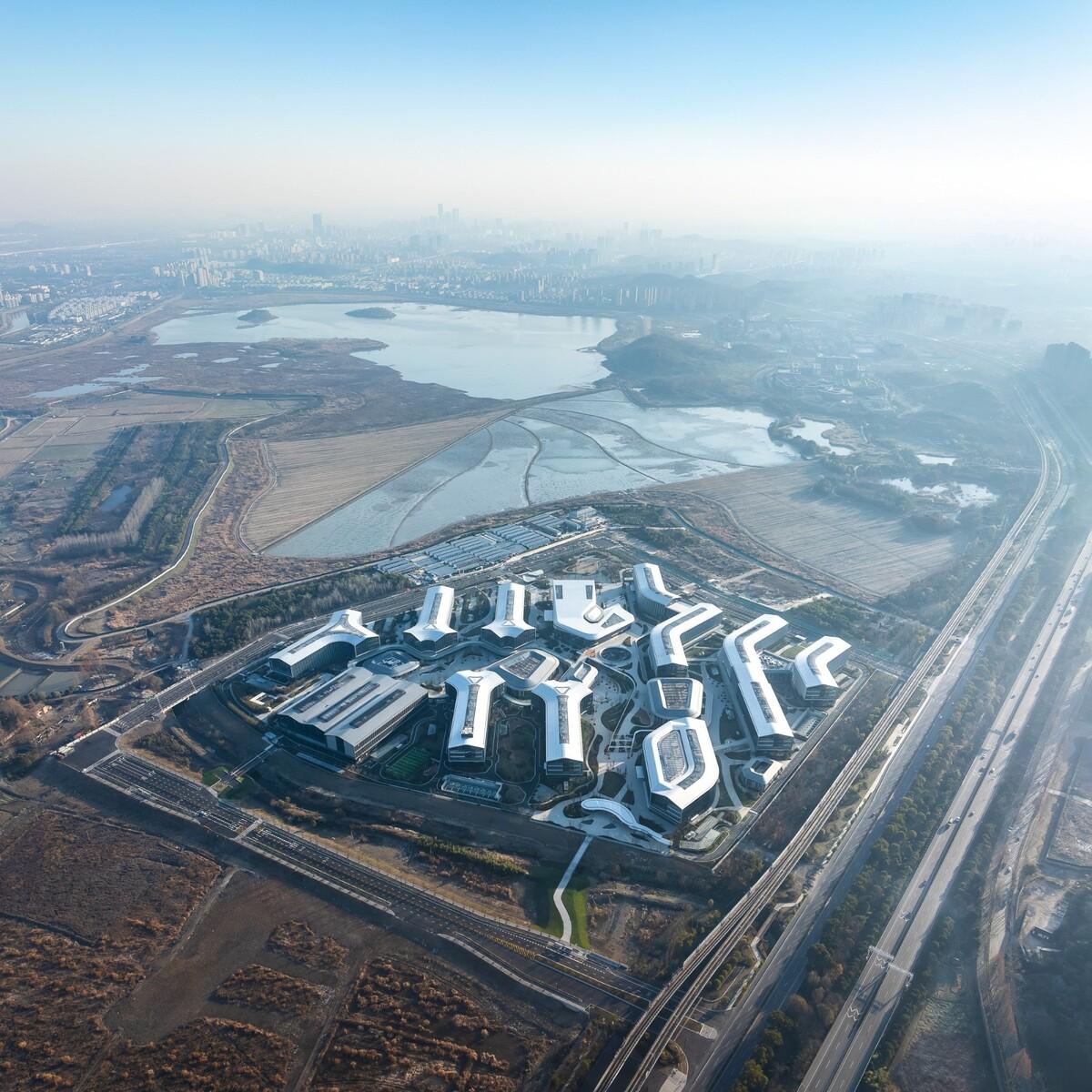 阿里巴巴达摩院南湖园区 / Aedas