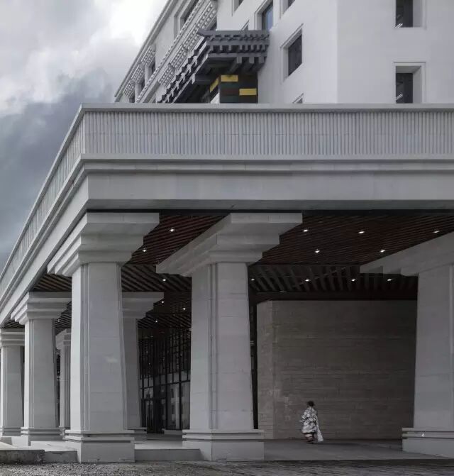 建筑入口与廊柱