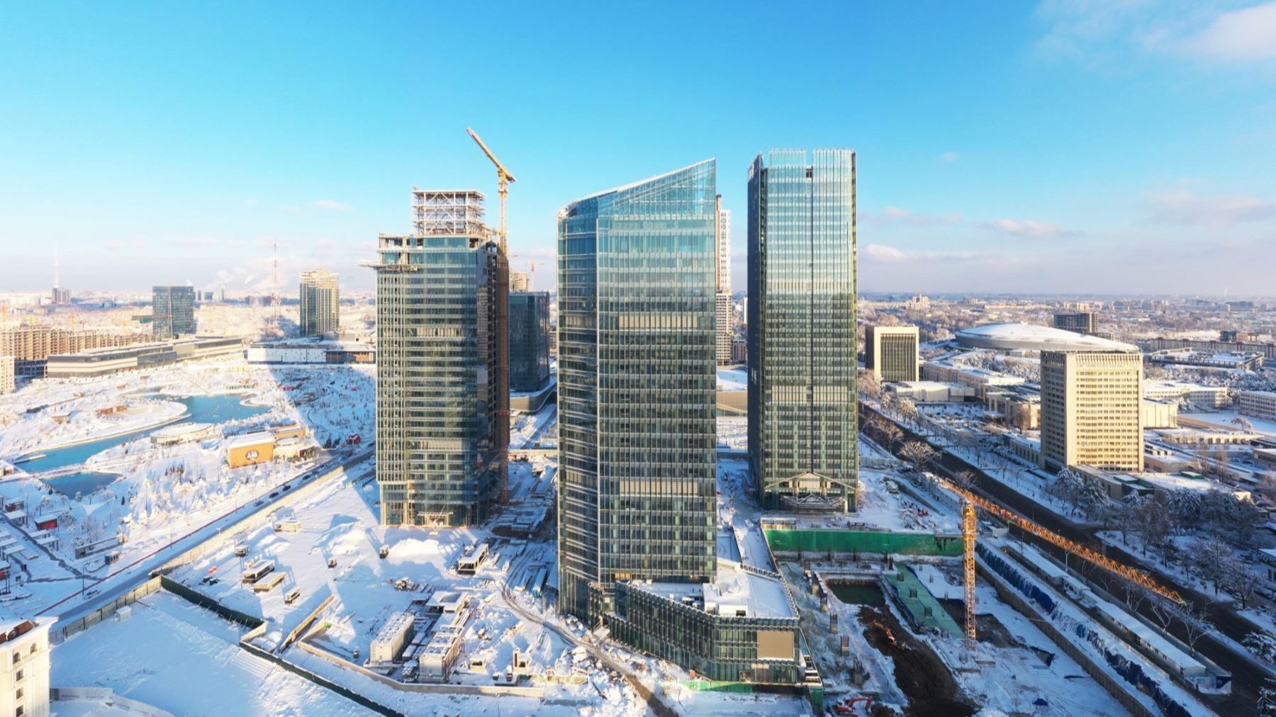 乌兹别克斯坦共和国   工业建设商业股份银行办公总部、阿洛卡商业股份银行办公总部、阿萨卡商业股份银行办公总部
