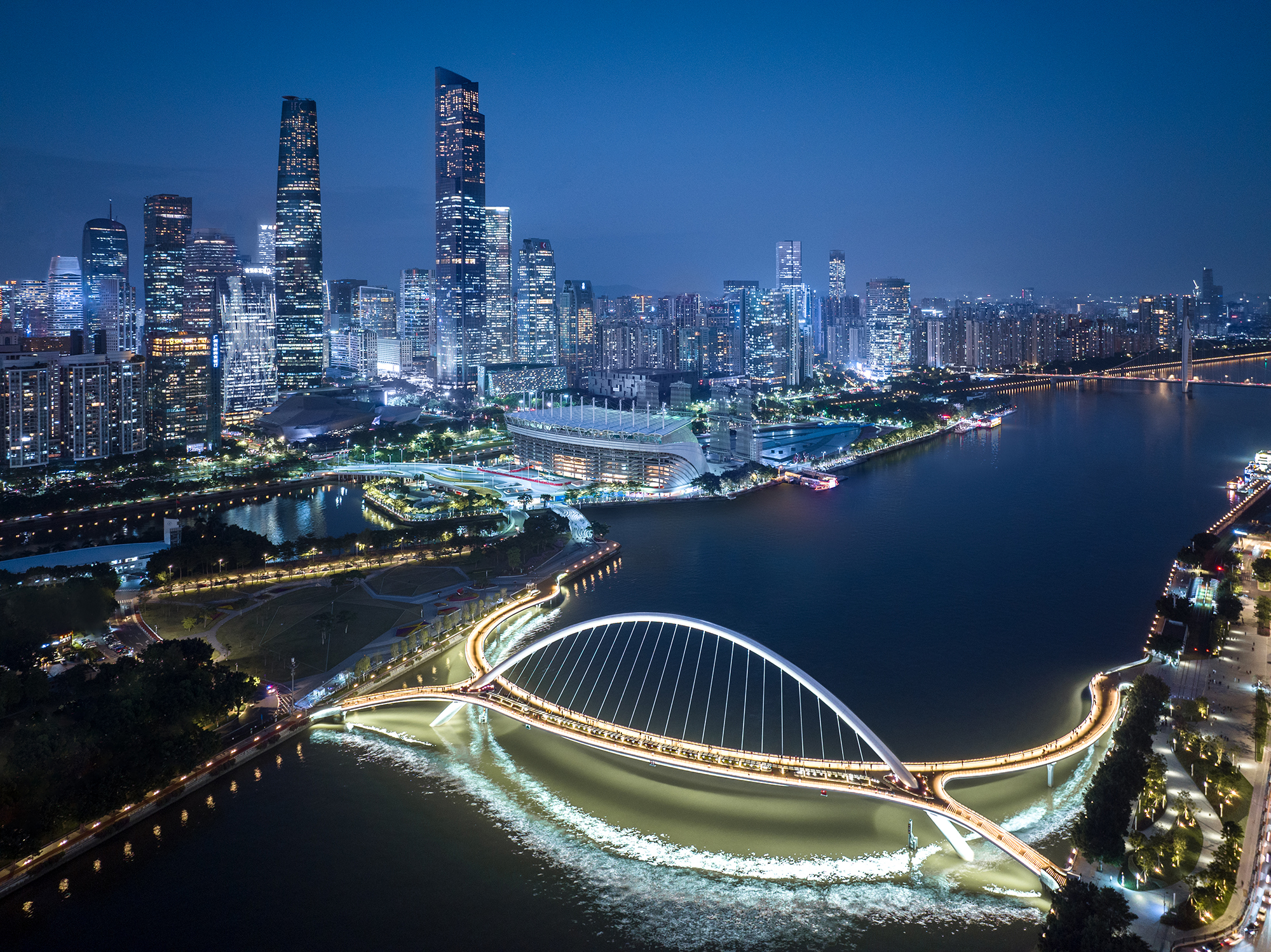 广州海心桥 / 华南理工大学建筑设计研究院有限公司