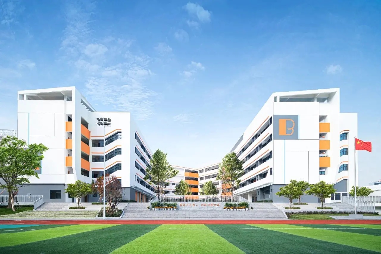 四川天府新区湖畔路小学