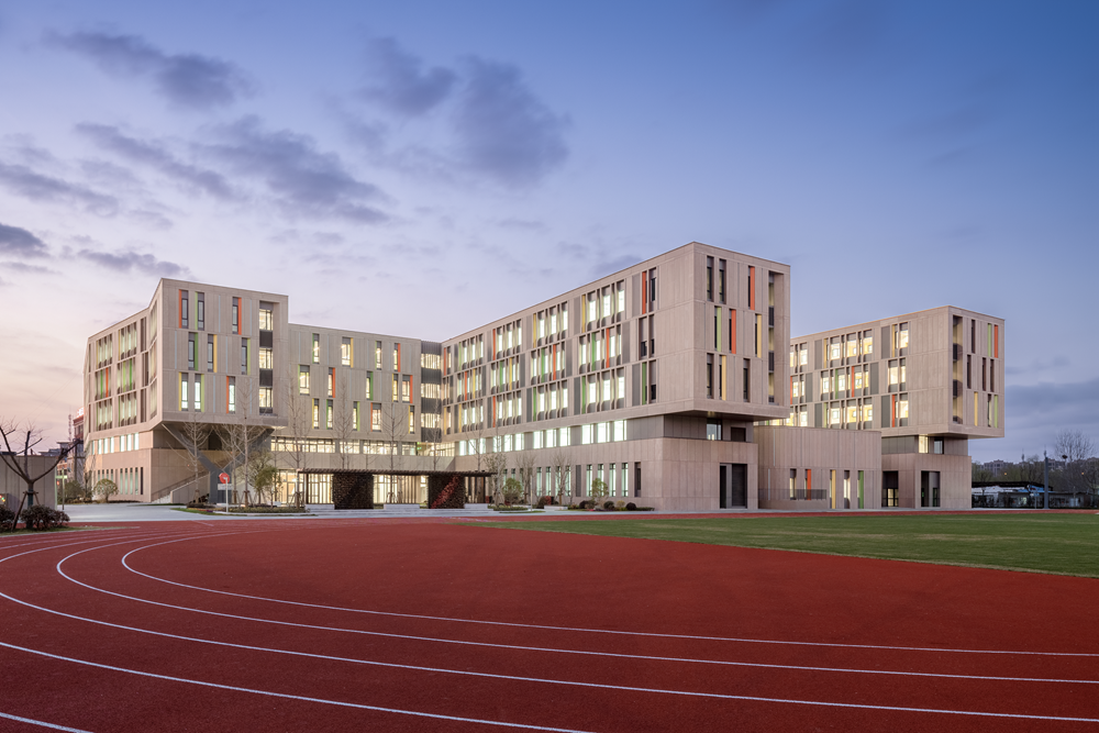 上海外国语大学附属普陀实验学校